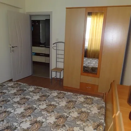Comfortable Three-room פומורי