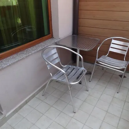 Comfortable Three-room דירה פומורי