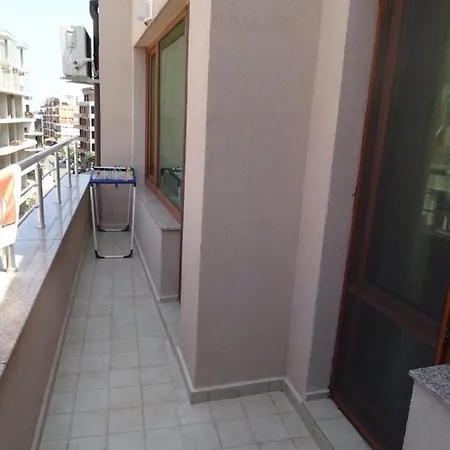 Comfortable Three-room פומורי