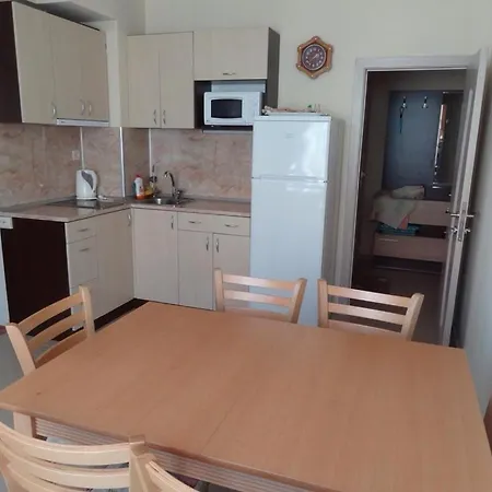 Comfortable Three-room *