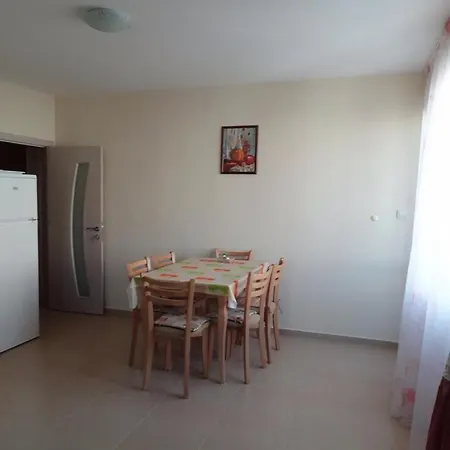 Comfortable Three-room פומורי