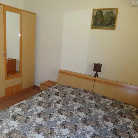 Comfortable Three-room דירה פומורי