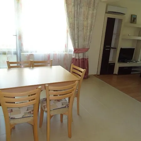 Comfortable Three-room דירה *
