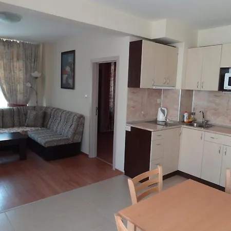 Comfortable Three-room פומורי