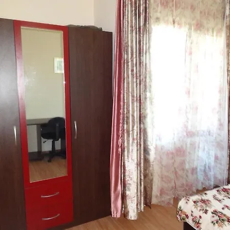 Comfortable Three-room פומורי